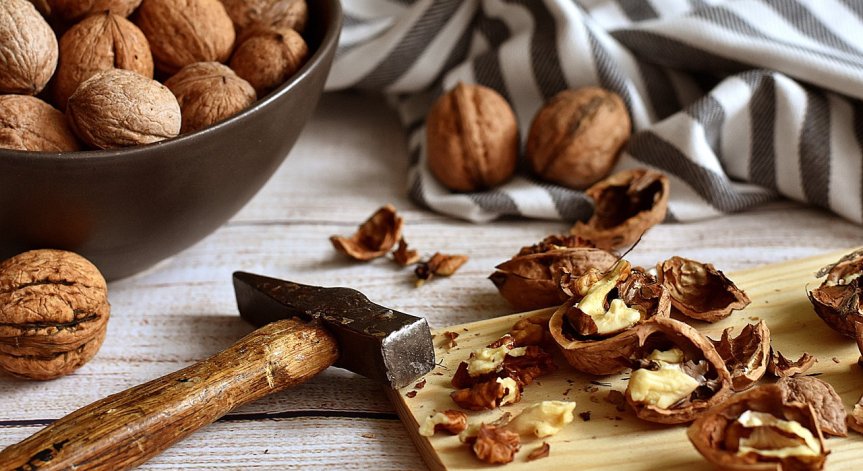 Учени: Консумирайте повече ядки, подобряват когнитивната функция
