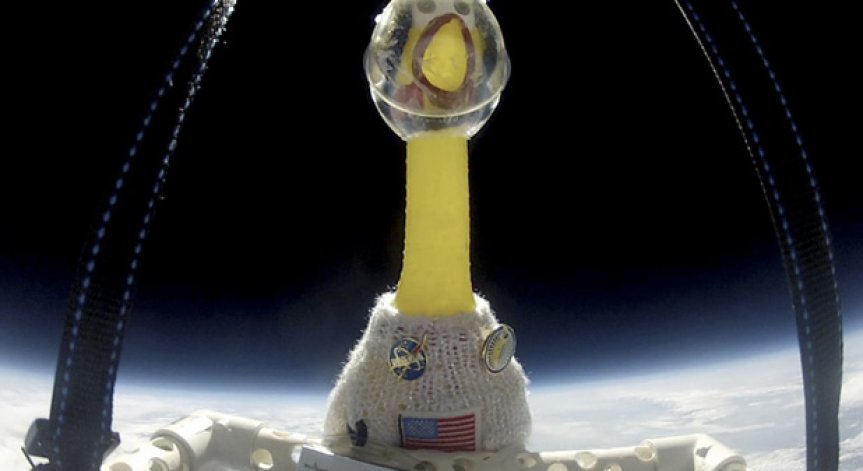 NASA прати гумено пиле в космоса
