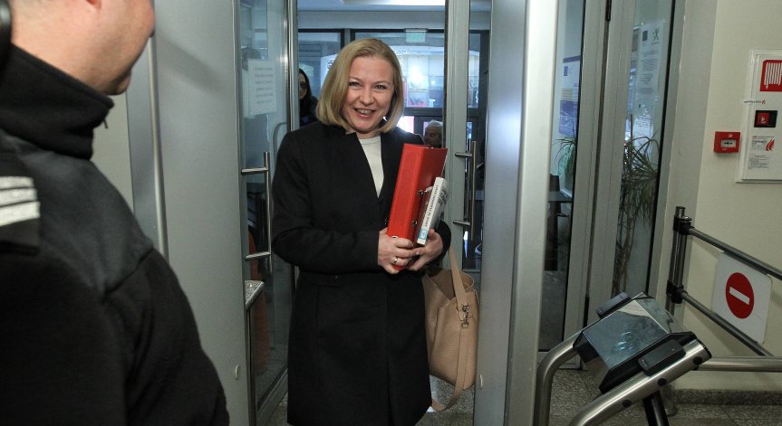 Министър Йорданова: Закриваме специализираните съдилища и прокуратури до края на юли