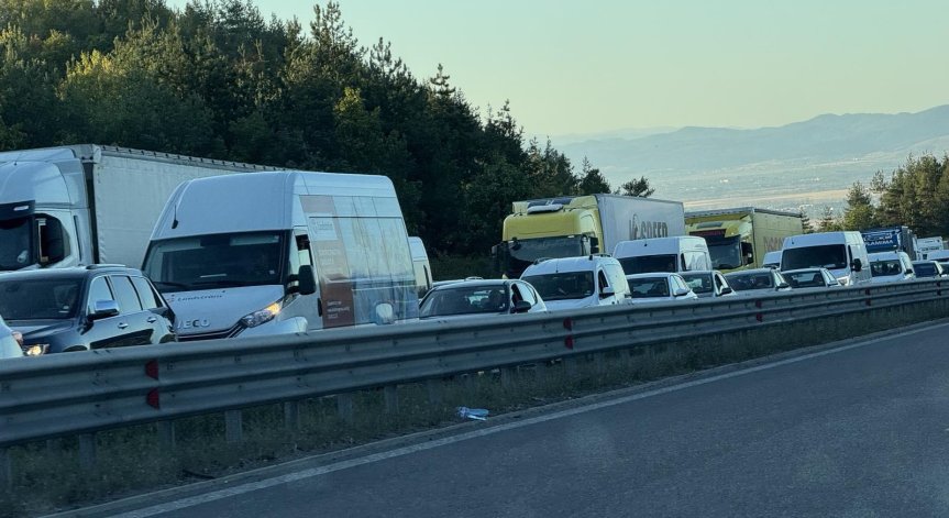 АПИ посочи причините за кошмарния трафик от и до Пловдив