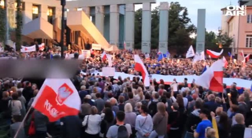 Масови протести в Полша срещу спорна съдебна реформа