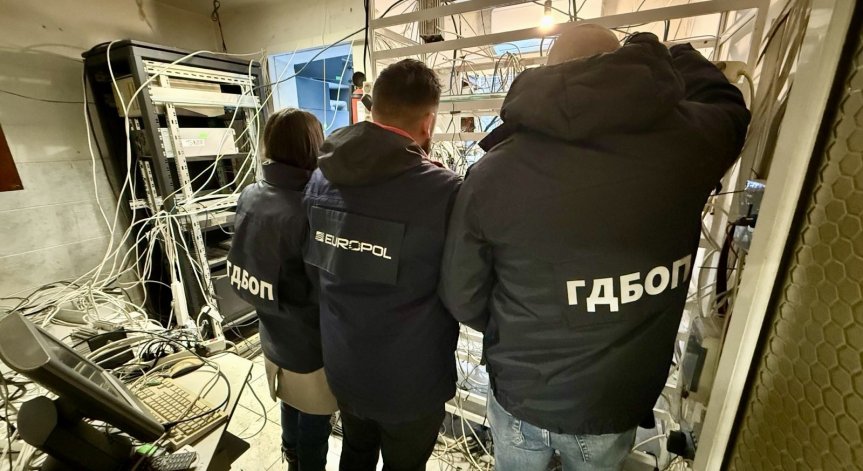 Кабелен оператор е предоставял достъп до над 50 телевизионни програми.