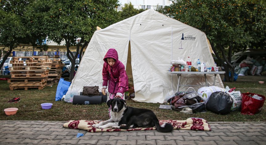 Край на спасителните операции в Измир, жертвите са 114