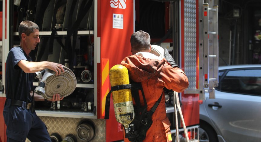 Майка и синът ѝ загинаха при пожар в Чирен, затиснал ги покривът и се оказали в капан