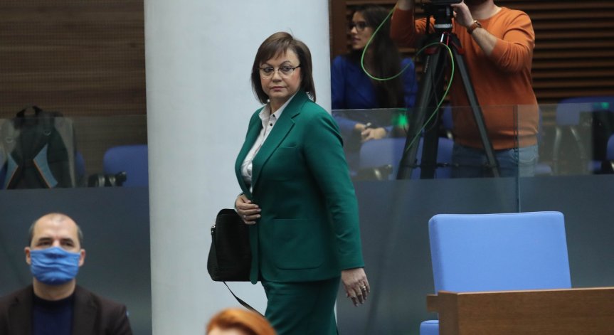 Нинова предупреди: Ако наши общински съветници подкрепят ПП-ДБ-СС, е предателство