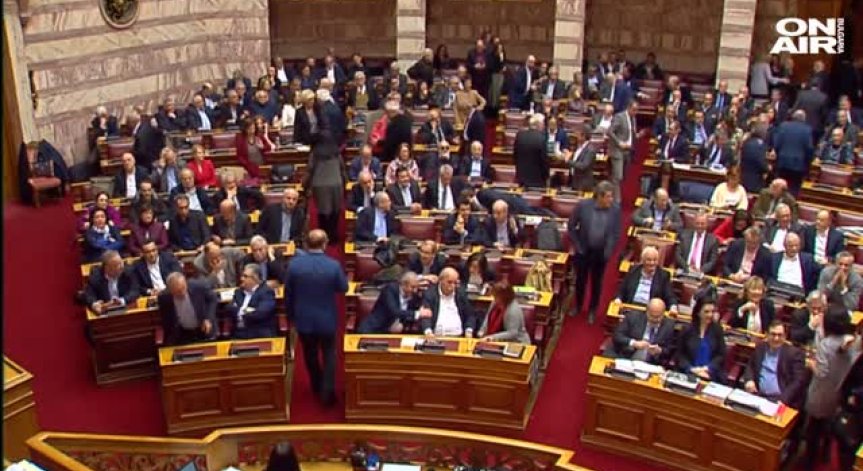 Гръцкият парламент гласува ратификацията на Договора от Преспа