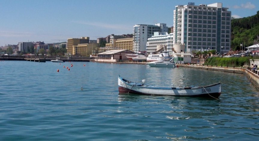 Хотели и заведения: Всички противоепидемични мерки в Златни пясъци се спазват