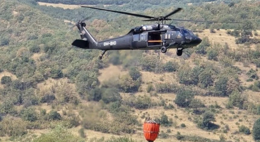 Парапланерист падна край връх Голям Кадемлия, военен хеликоптер го издирва