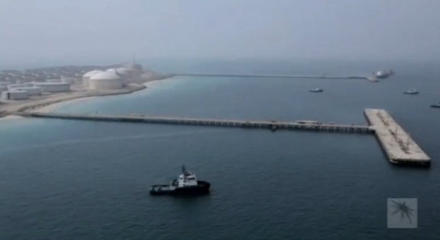 Петролът на 12-годишно дъно