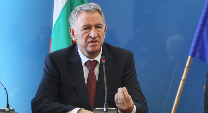 В МЗ отварят офертите за щадящите тестове за децата