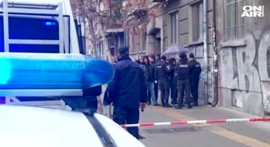 Четири обвинения за 17-годишния, ранил трима полицаи в София