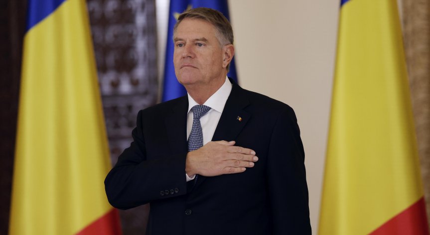 Йоханис обяви, че се оттегля, за да предпази Румъния и гражданите.