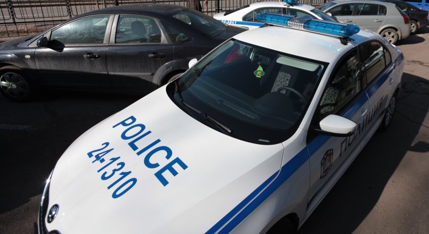 Извършителят на деянието е задържан за срок до 24 часа.