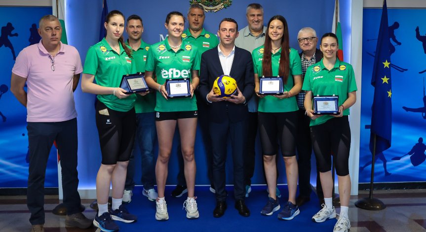 Тимът, воден от Атанас Петров, триумфира със златните медали на световното първенство в Хърватия и Сърбия.