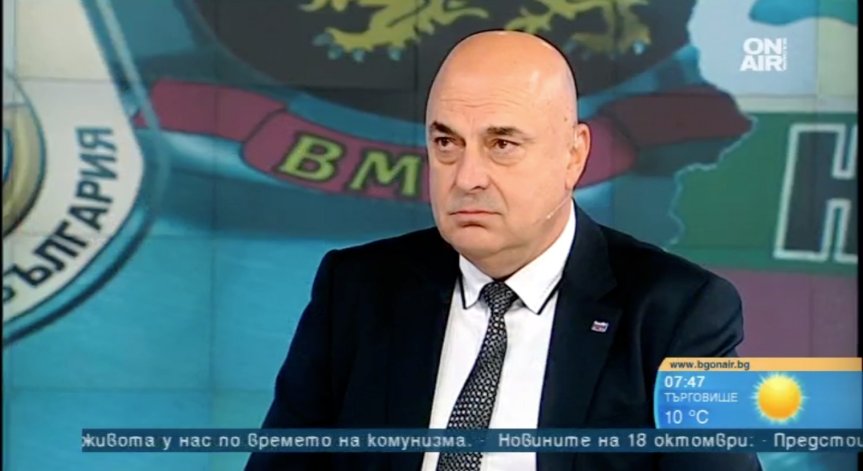 НФСБ се разграничава от Сидеров: Залива ни с помия, твърди патриот