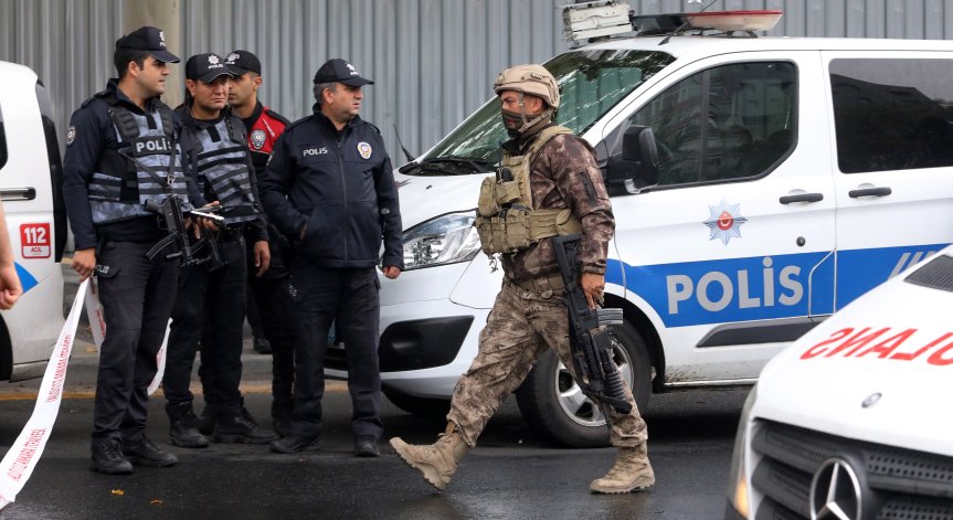 Турската полиция арестува 98 души, заподозрени за връзки с кюрдска военна група