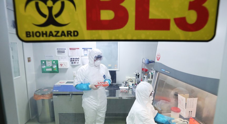 Мистериозният китайски вирус набира сила, проверяват засилено на летища