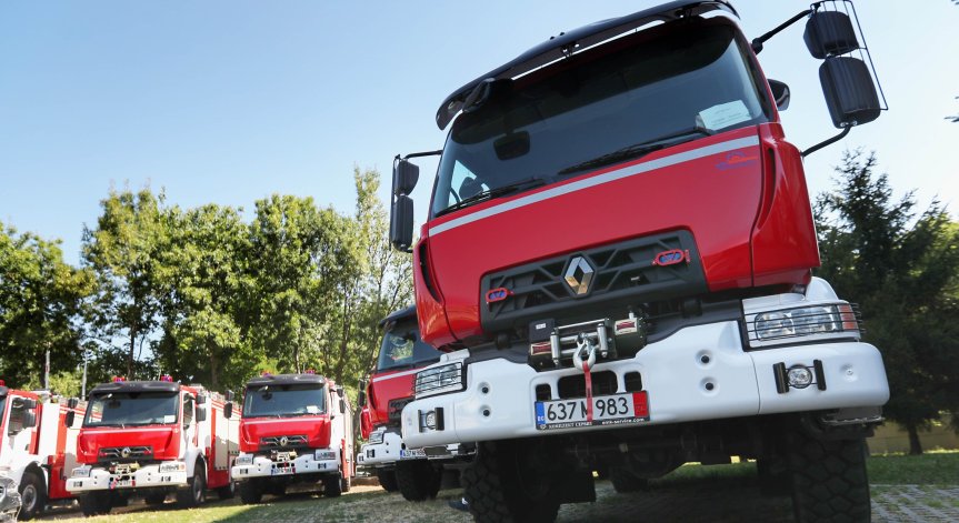 Двама души загинаха при пожари в София