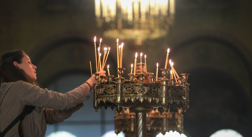 Църквата почита паметта на Св. Йоан Златоуст.