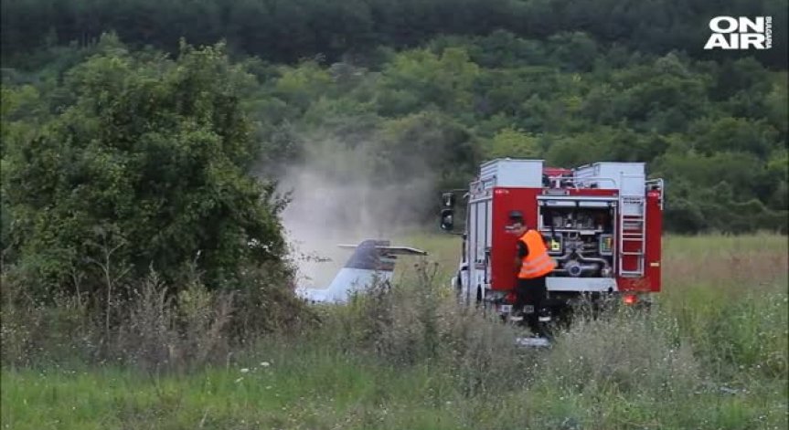 Малък самолет се разби край Шумен