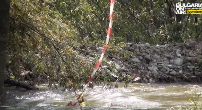 Започва източване на язовира край с.Винево за телата на жертви от пороя