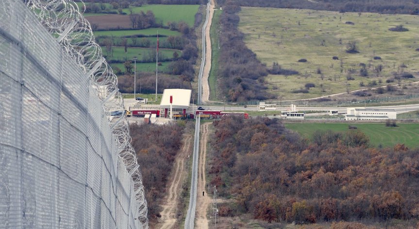 Камерън: Важно е ЕС да има сигурни външни граници