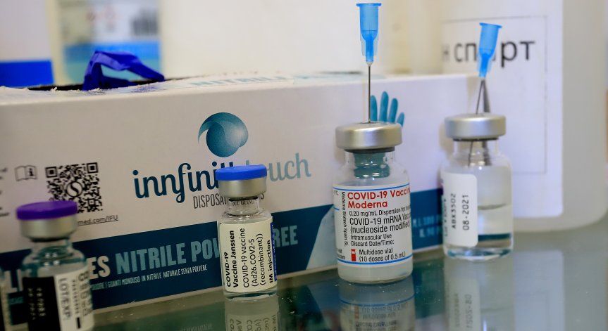 МЗ обяви какво съдържат ваксините срещу Ковид-19