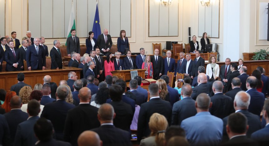 Депутатите единодушно приеха ново удължаване на действащия бюджет