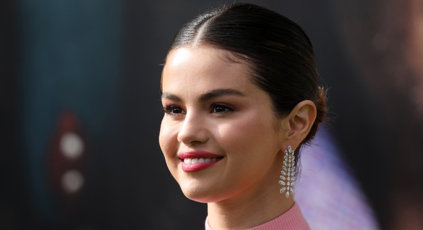 Селена Гомес обвини Facebook в дезинформация относно Ковид-19