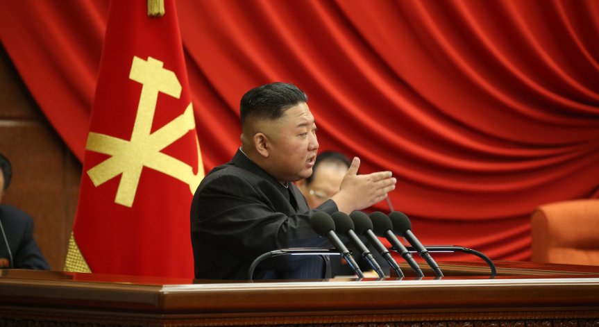 Ким Чен Ун е свалил над 20 кг, пропусна тържествата за рождения ден на дядо си