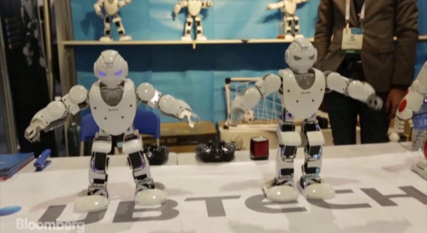 CES-2015 - роботизирано бъдеще - все така далечно