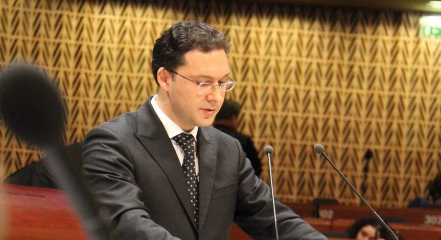 Митов: ЕС среща материални затруднения при управлението на бежанската криза