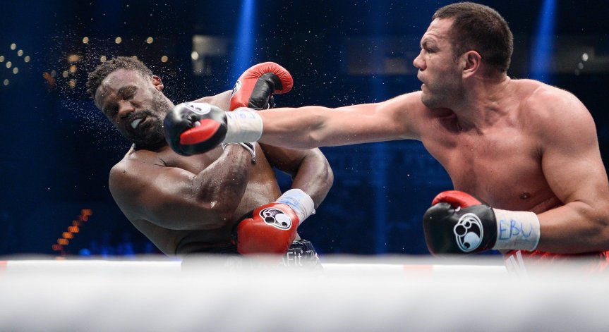 Пулев захапа телефона и стресна Дерек Чисора