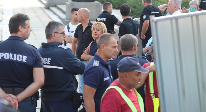 Защитниците на Паметника на Съветската армия предприемат нови действия