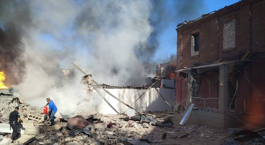 Един загинал и поне 25 ранени след руска атака в Кривой Рог