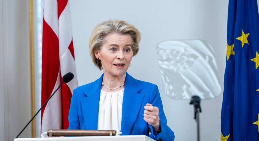 Урсула похвали решението на Дания да увеличи значително разходите за отбрана.