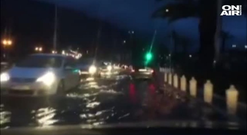 Първо сняг, а сега вода заля Черна гора