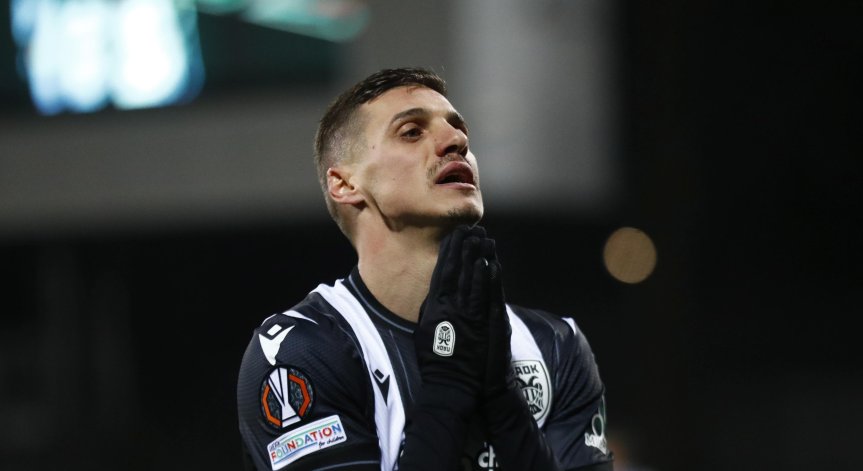 През целия месец април Десподов страдаше от възпаление на палеца на крака.