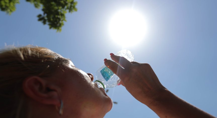 14 души са припаднали заради жегата в София