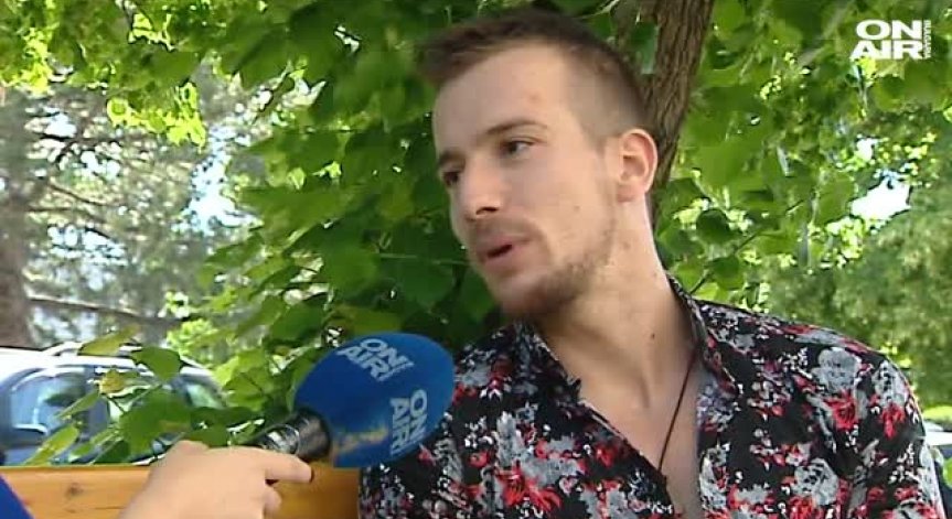 От сиртаки към граовско хоро: Анастасиос Михайлидис за пътя от Гърция до България