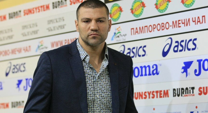 Сензационно: Тервел Пулев ще се изправи в двубой срещу Сергей Ковальов