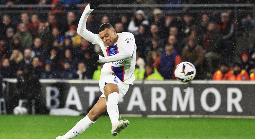 Килиан Мбапе гледа усилено към трансфер в 