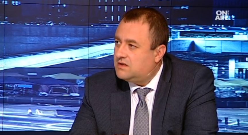 Депутатите от БСП ще върнат взетите за командировки пари