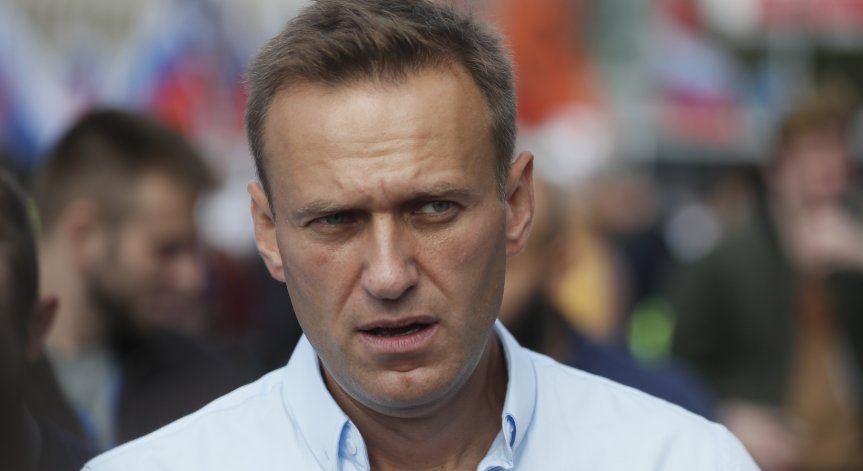Навални призова французите да подкрепят Макрон на втория тур