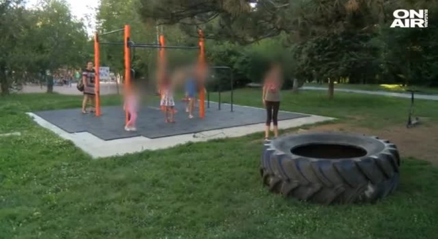 Тежко остава състоянието на детето, затиснато от гума на камион