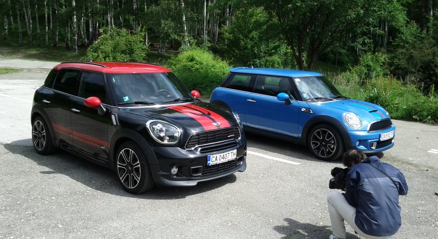 Семеен конфликт: MINI Cooper S срещу Countryman JCW