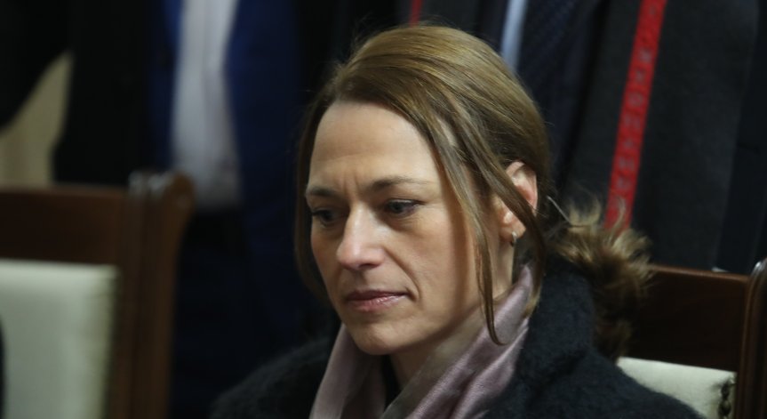 Желязков уволни Ива Митева и закрива цяла дирекция към парламента