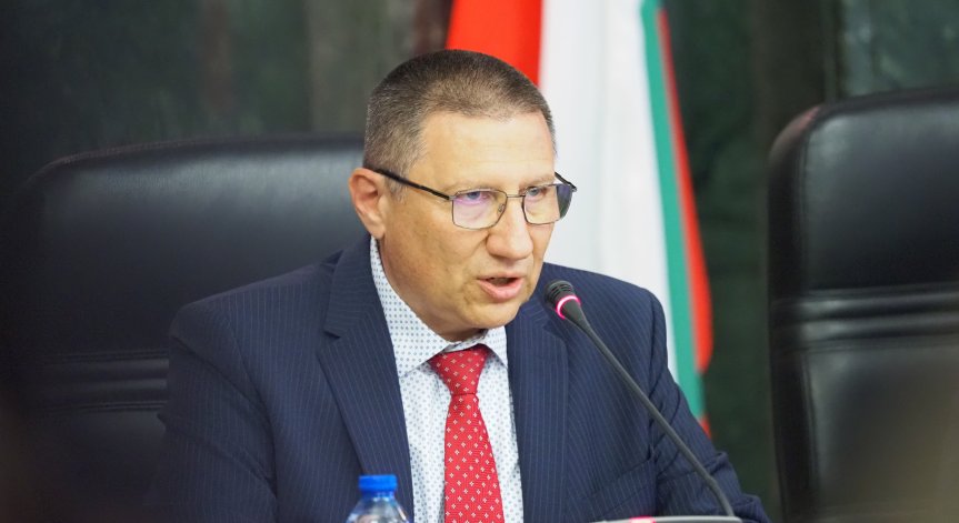 Имунитетите на народни представители на дневен ред.