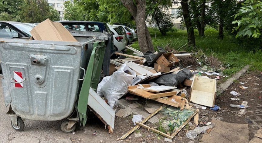 От София: Движим се сред боклуци и дишаме отровни изпарения