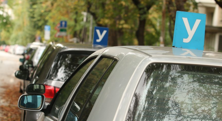 Ако не се справи с лимита, курсистът преминава наново през теория, изпити, листовки..